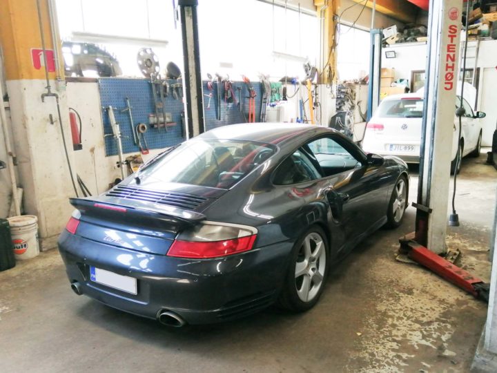 Roihupellon Autokorjaamo Oy -  Huolto- ja korjauspalvelut